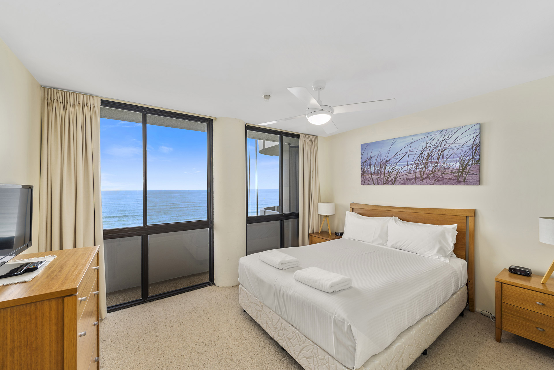 2-bedroom-premium-ocean-view-apartments-1602-02