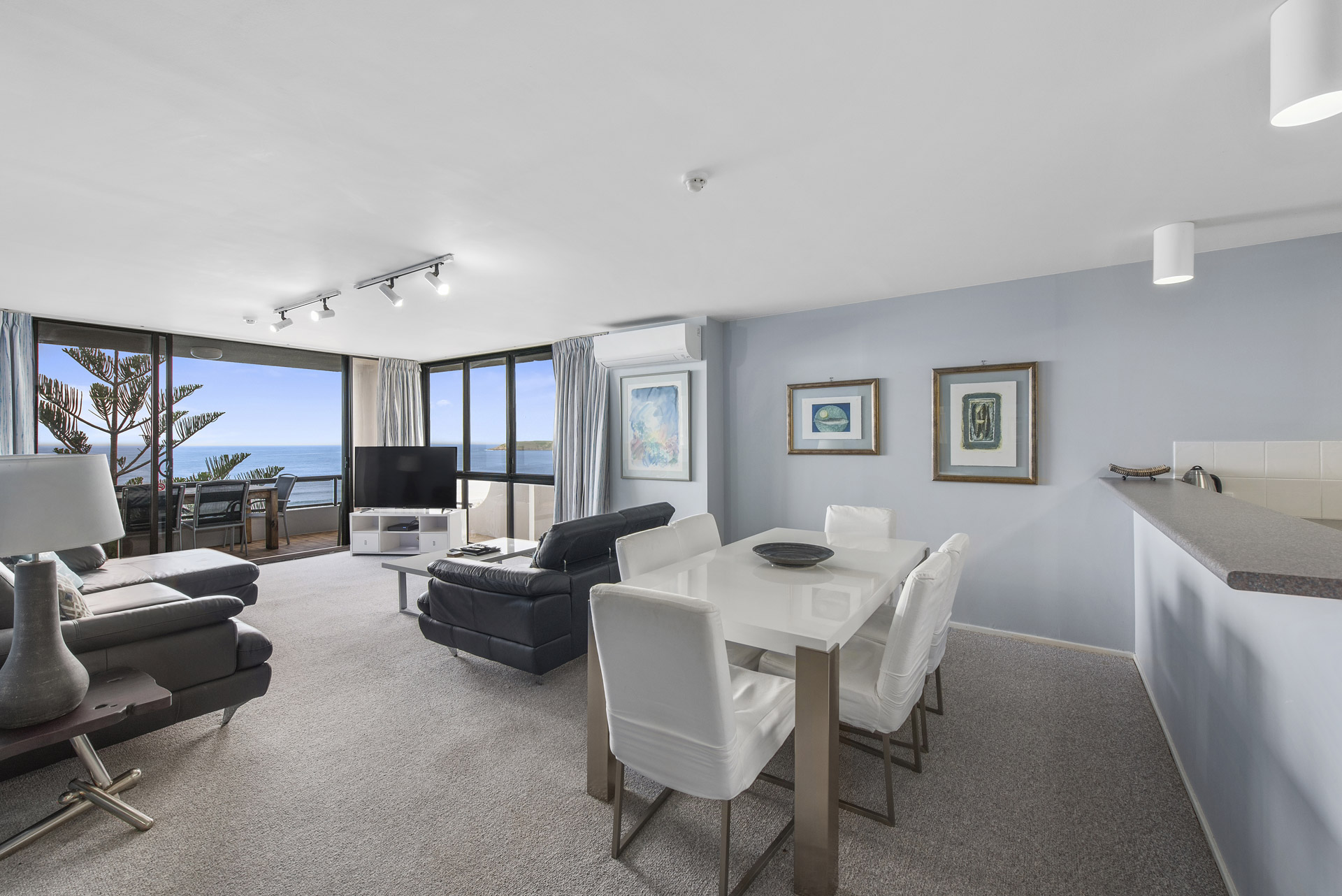 2-bedroom-premium-ocean-view-apartments-1203-02